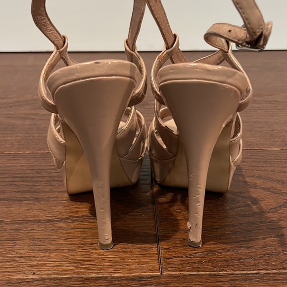 STEVE Madden Beige Patent Leather Sandals Size 8.5 - Picture 4 of 7